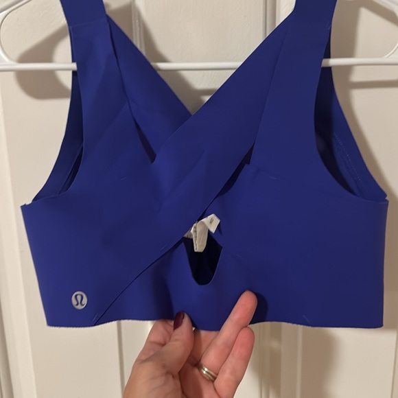 Lululemon energy bra 34D - Picture 2 of 4